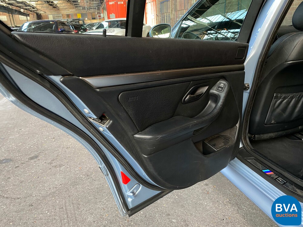BMW M5 E39 Limousine 400PS 5er 2000 -Org. Niederländisch, 99-DZ-VZ.