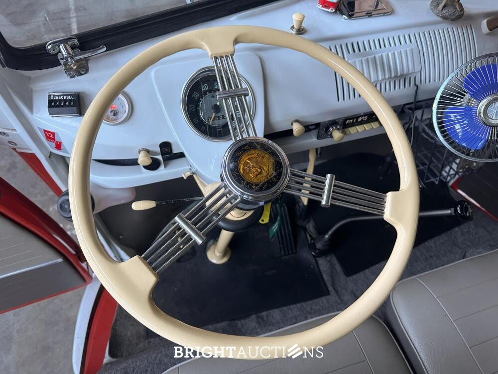 Volkswagen Split Bus T1 Samba 46HP 1981, 1-ZSB-73
