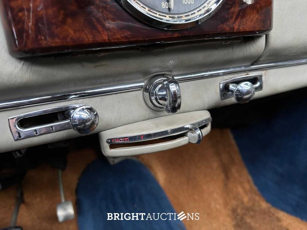 Mercedes-Benz 220 A Cabriolet W187 200-SERIE 1951, DR-27-11