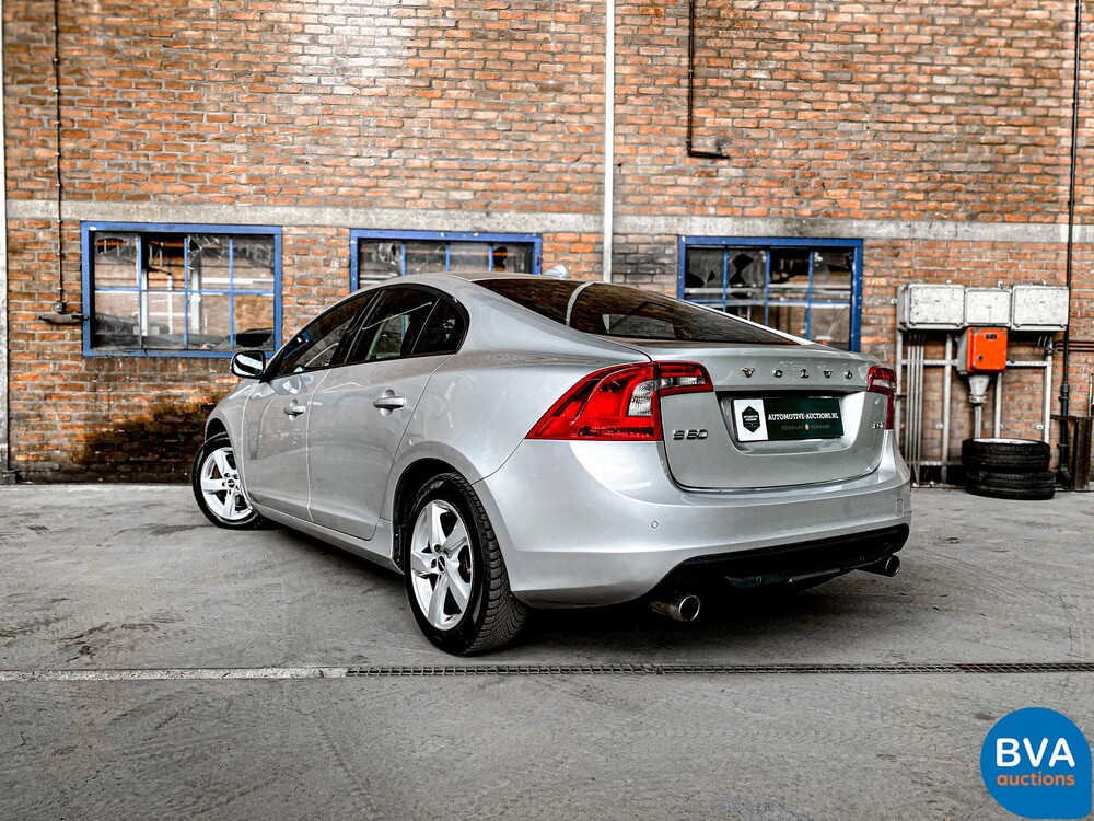 Volvo S60 2.0T Intro Edition 203pk 2010 -Origineel NL-, 02-NJ-L9