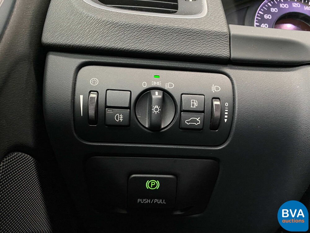 Volvo S60 2.0T Intro Edition 203pk 2010 -Origineel NL-, 02-NJ-L9