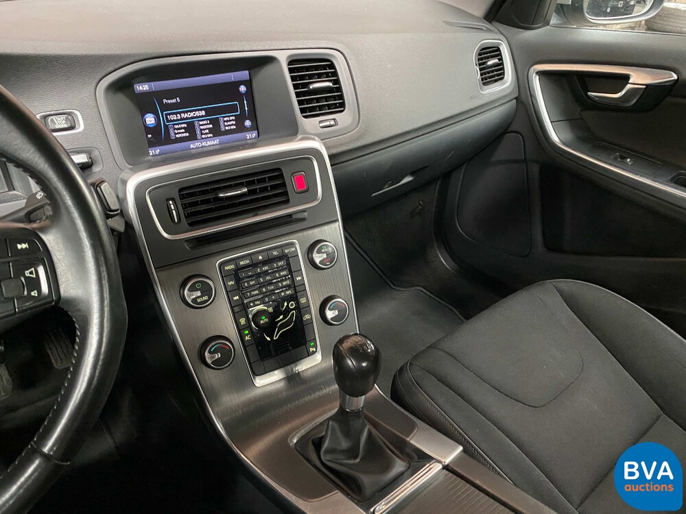 Volvo S60 2.0T Intro Edition 203pk 2010 -Origineel NL-, 02-NJ-L9