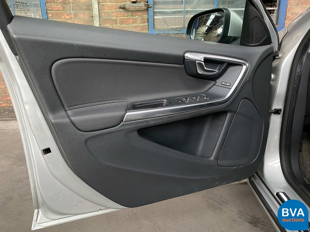 Volvo S60 2.0T Intro Edition 203pk 2010 -Origineel NL-, 02-NJ-L9