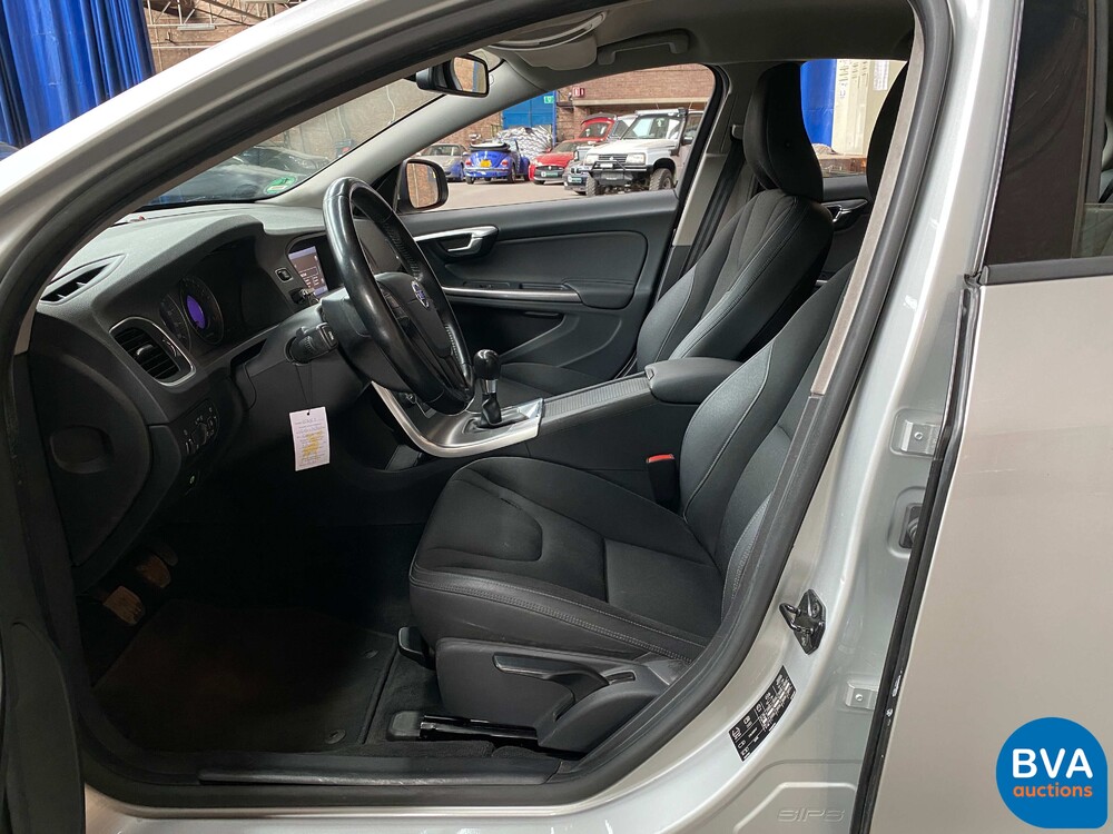 Volvo S60 2.0T Intro Edition 203pk 2010 -Origineel NL-, 02-NJ-L9