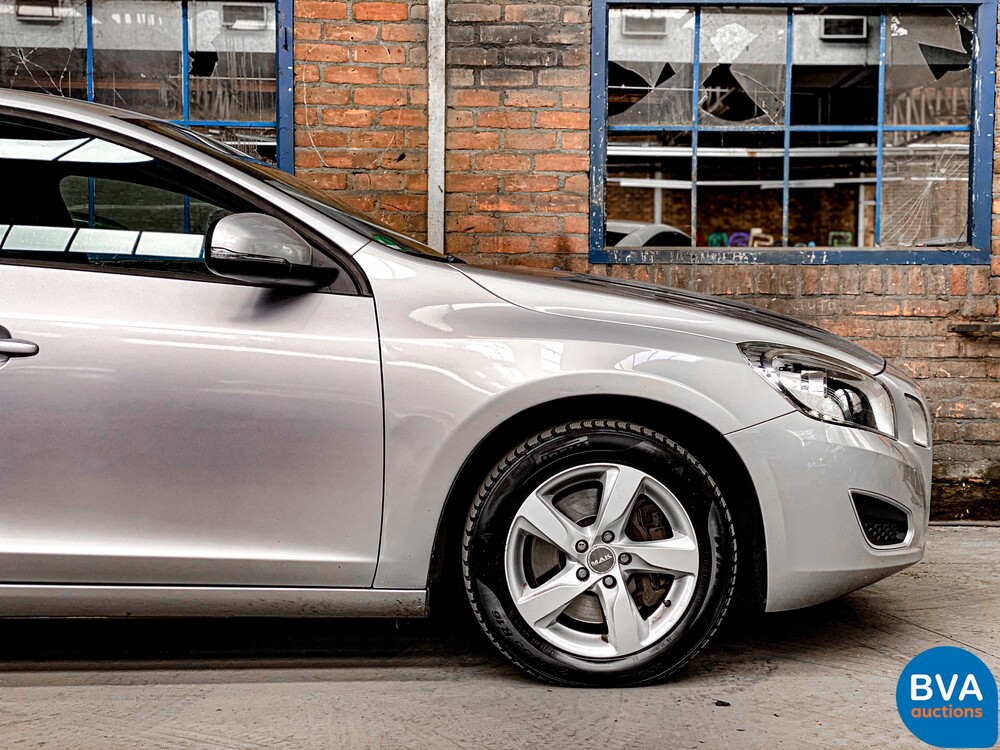 Volvo S60 2.0T Intro Edition 203pk 2010 -Origineel NL-, 02-NJ-L9