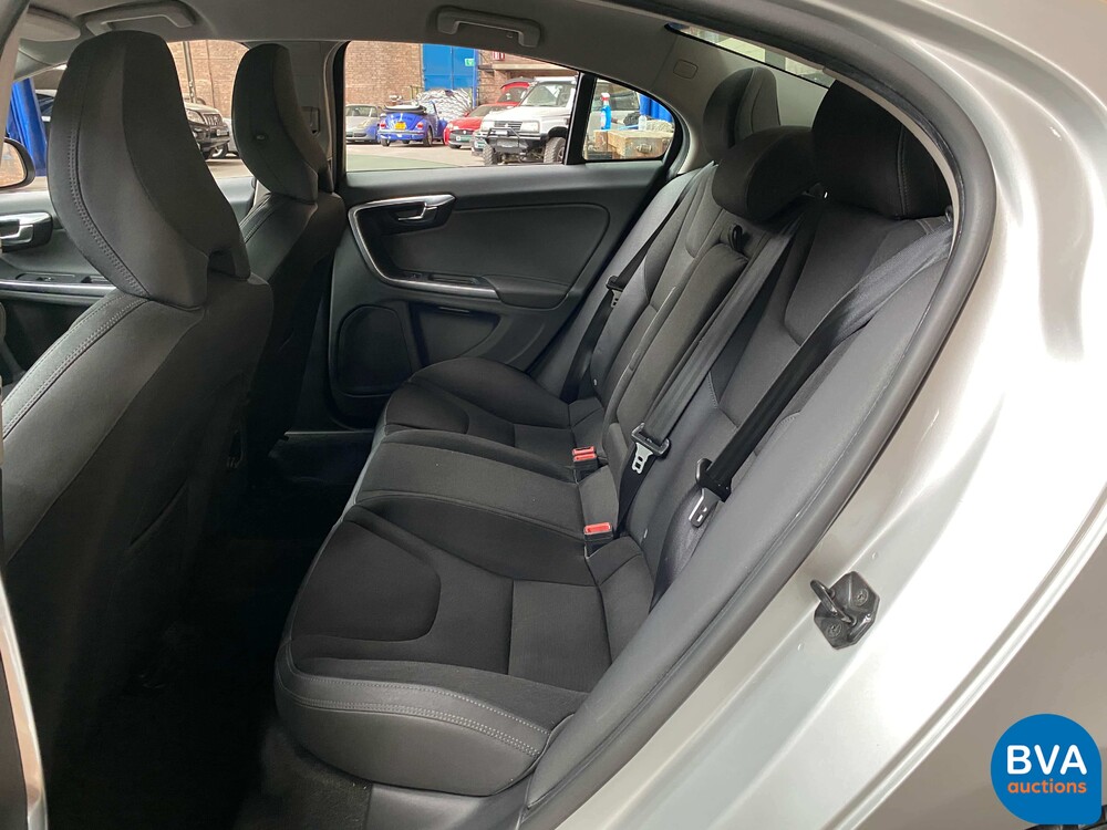 Volvo S60 2.0T Intro Edition 203pk 2010 -Origineel NL-, 02-NJ-L9