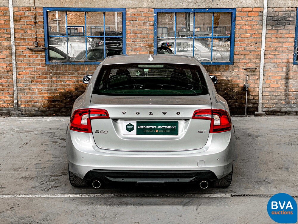 Volvo S60 2.0T Intro Edition 203pk 2010 -Origineel NL-, 02-NJ-L9