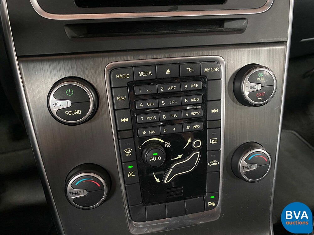 Volvo S60 2.0T Intro Edition 203pk 2010 -Origineel NL-, 02-NJ-L9