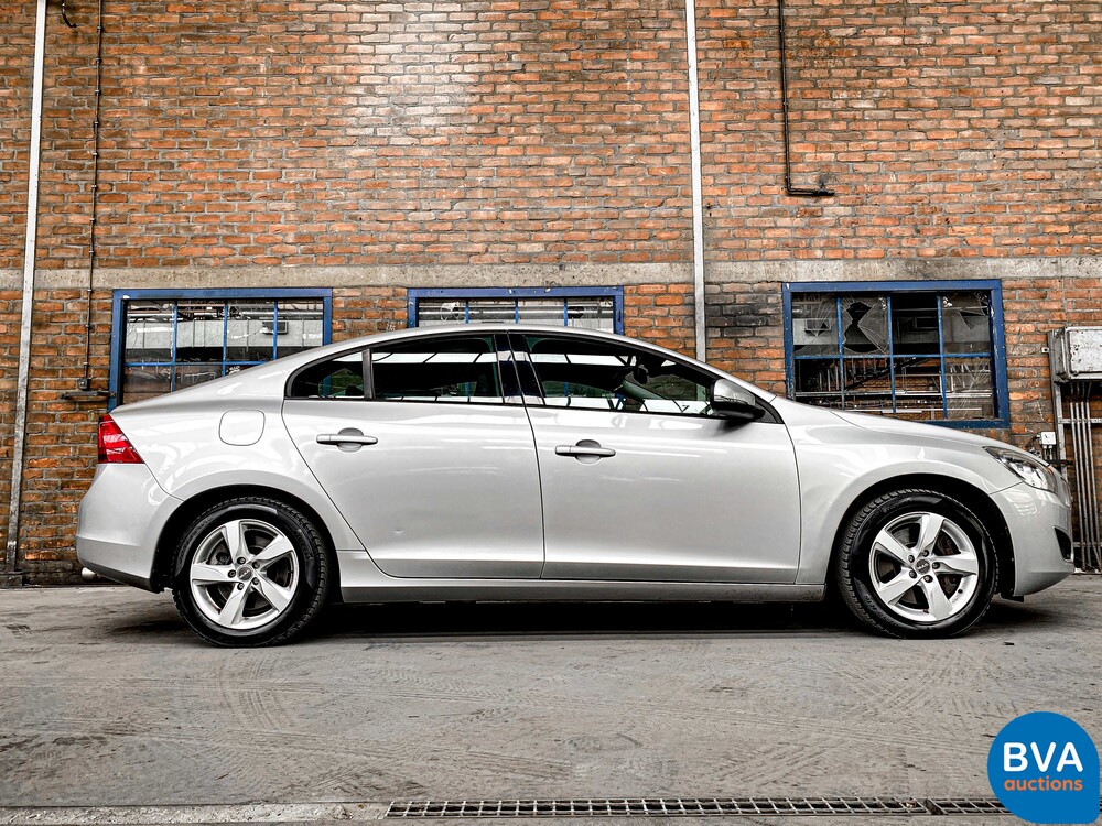 Volvo S60 2.0T Intro Edition 203pk 2010 -Origineel NL-, 02-NJ-L9
