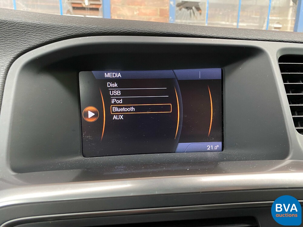 Volvo S60 2.0T Intro Edition 203pk 2010 -Origineel NL-, 02-NJ-L9