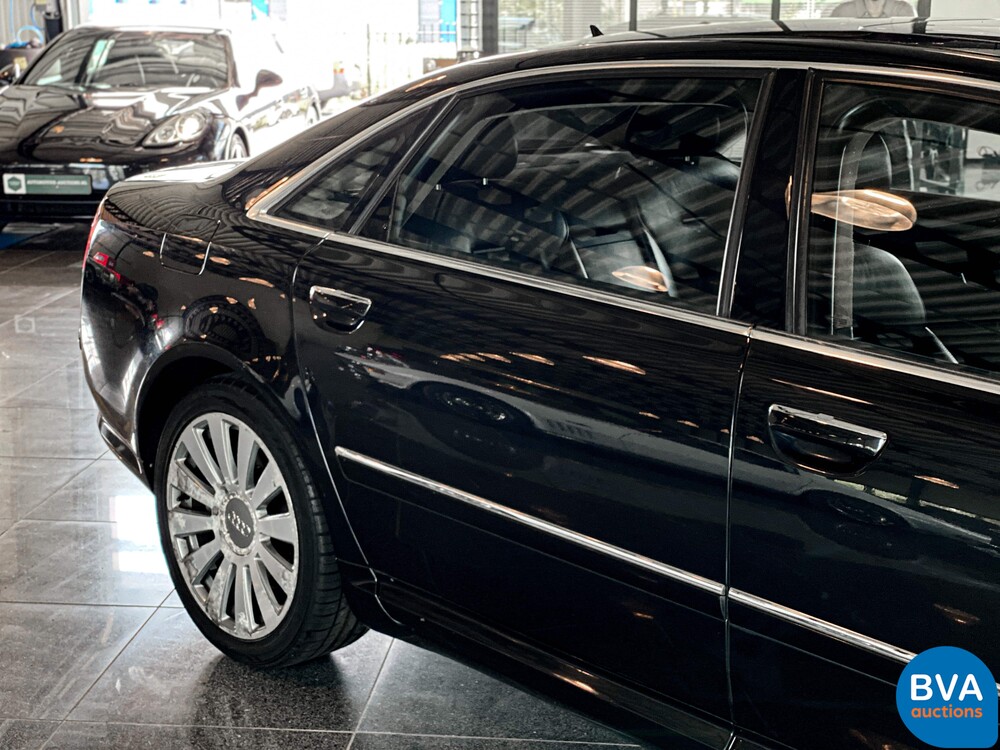 Audi A8 Long 6.0 W12 Quattro Pro line 450hp 2004, 69-RD-NX.