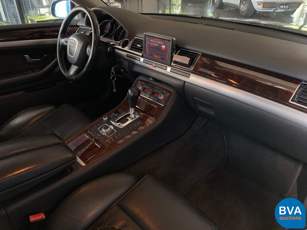 Audi A8 Long 6.0 W12 Quattro Pro line 450hp 2004, 69-RD-NX.