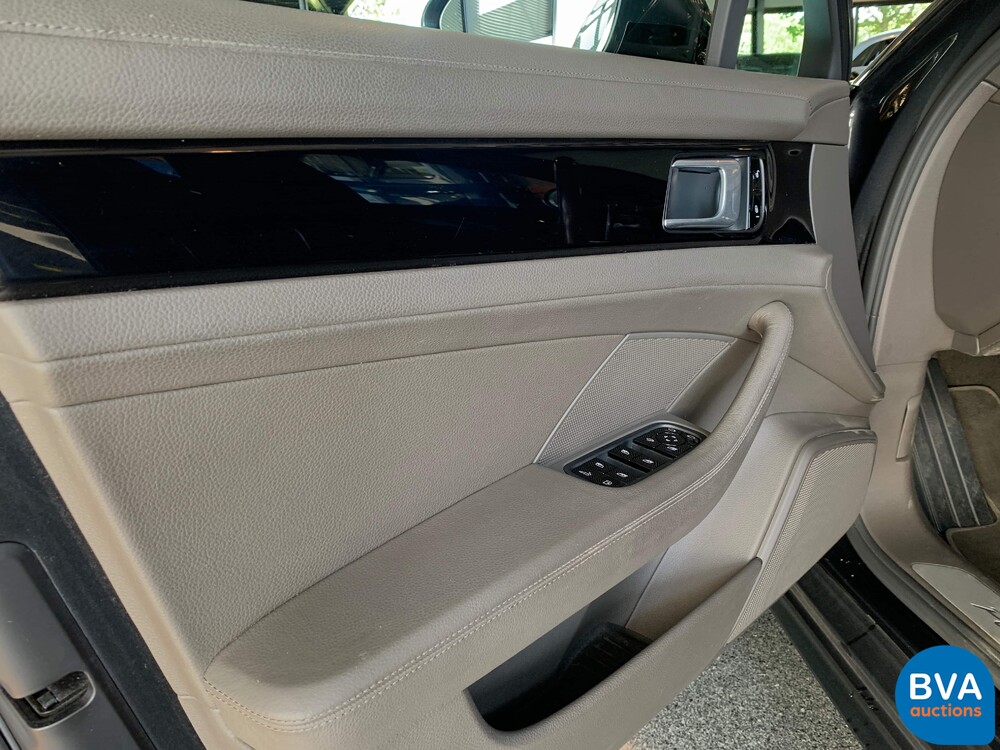 Porsche Panamera 4 Sport Turismo 2.9 E-Hybrid 462hp 2018 Plug-In Hybrid -Org. NL-, SF-382-Z.