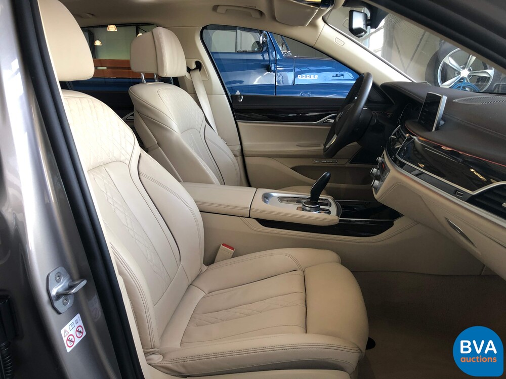 BMW 740d xDrive High Executive 7-Series 320hp 2017 -Org. NL-, PV-691-.