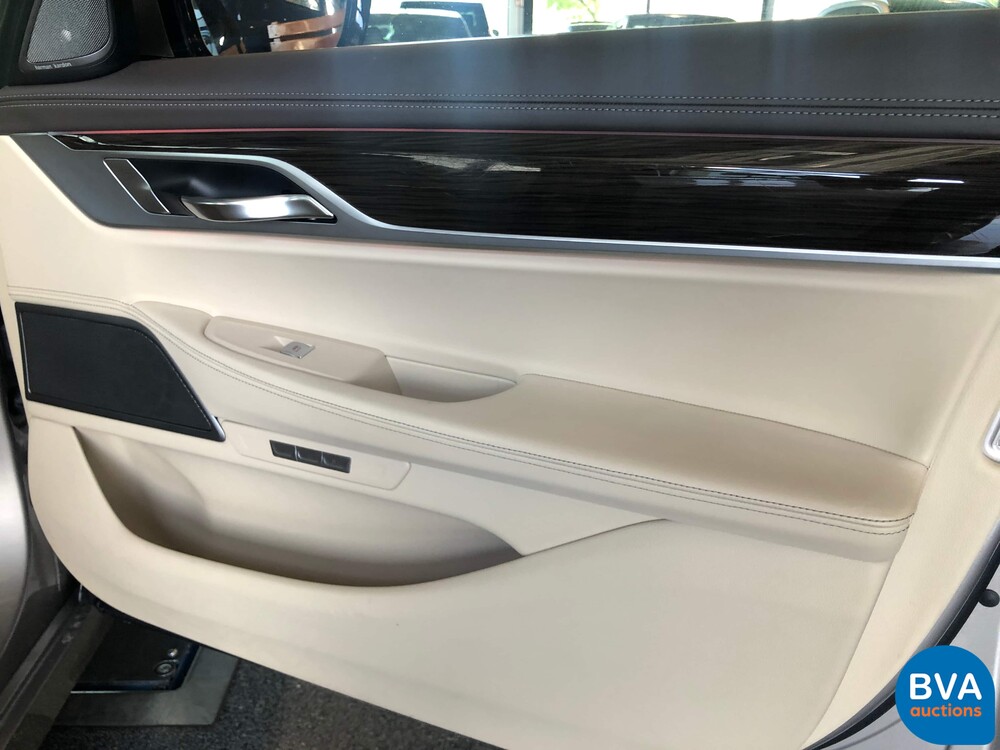 BMW 740d xDrive High Executive 7-Series 320hp 2017 -Org. NL-, PV-691-.