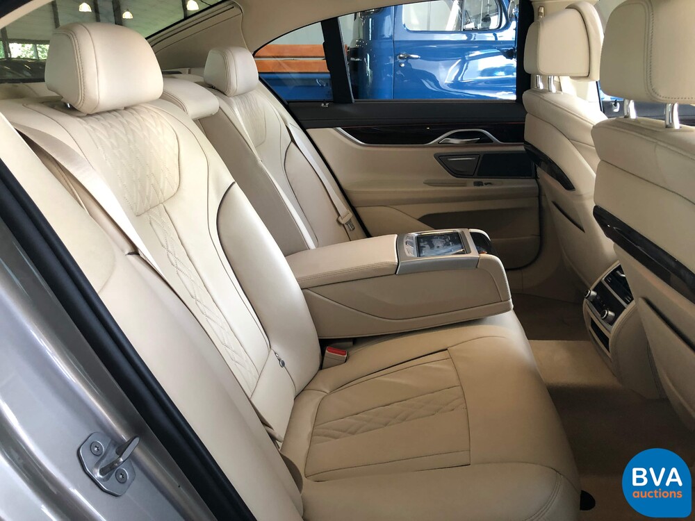 BMW 740d xDrive High Executive 7-Series 320hp 2017 -Org. NL-, PV-691-.