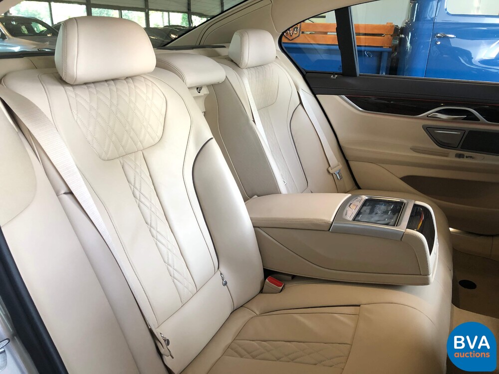 BMW 740d xDrive High Executive 7-Series 320hp 2017 -Org. NL-, PV-691-.