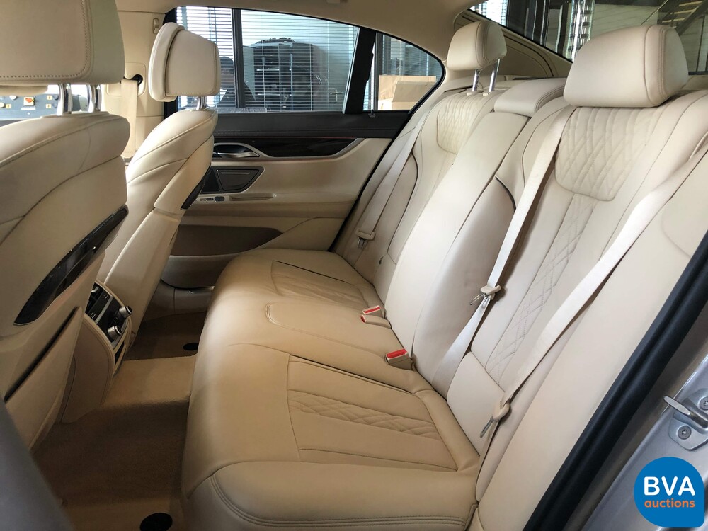 BMW 740d xDrive High Executive 7-Series 320hp 2017 -Org. NL-, PV-691-.