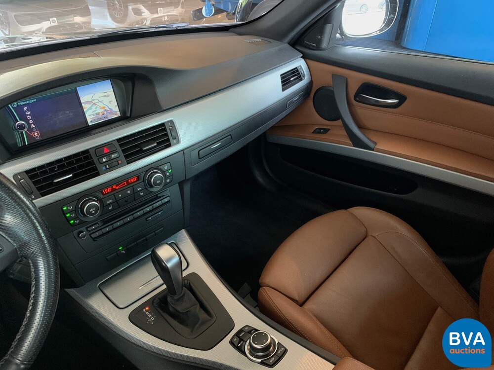 BMW 330i Touring Carbon Sport Edition M-Sport 3-series 272pk 2011 -Original NL-, 36-SNZ-4.