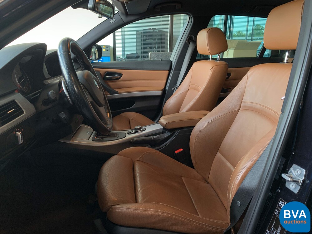 BMW 330i Touring Carbon Sport Edition M-Sport 3-series 272pk 2011 -Original NL-, 36-SNZ-4.