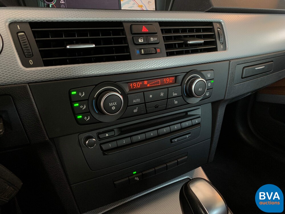 BMW 330i Touring Carbon Sport Edition M-Sport 3-series 272pk 2011 -Original NL-, 36-SNZ-4.