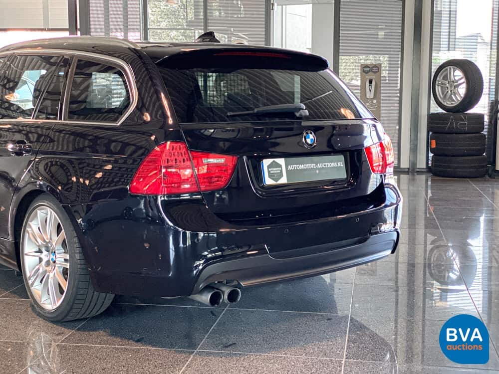 BMW 330i Touring Carbon Sport Edition M-Sport 3-series 272pk 2011 -Original NL-, 36-SNZ-4.