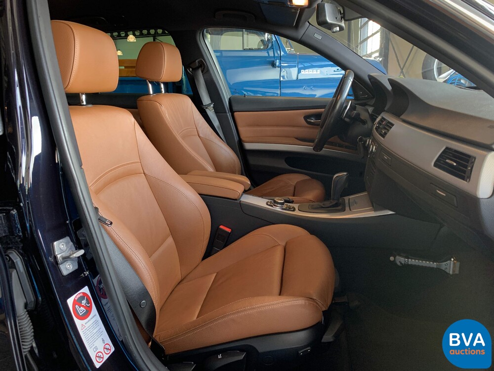 BMW 330i Touring Carbon Sport Edition M-Sport 3-series 272pk 2011 -Original NL-, 36-SNZ-4.