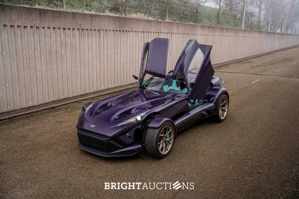 Donkervoort F22 2.5 Bare Naked / No. 8 of 25 / 2024 / Lift / Race ABS / Forged / Recaro