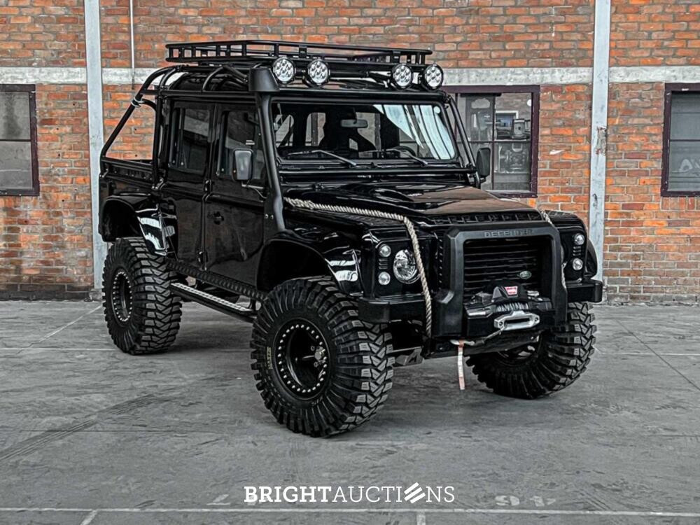 Land Rover Defender 2.5 TD5 110 SW G4 122hp 2004 (Original-NL), 69-NV-ZH (James Bond)

