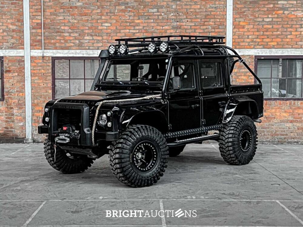 Land Rover Defender 2.5 TD5 110 SW G4 122hp 2004 (Original-NL), 69-NV-ZH (James Bond)
