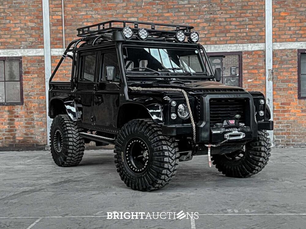 Land Rover Defender 2.5 TD5 110 SW G4 122hp 2004 (Original-NL), 69-NV-ZH (James Bond)
