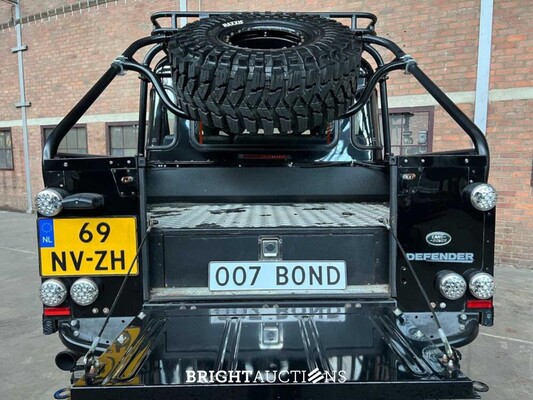 Land Rover Defender 2.5 TD5 110 SW G4 122pk 2004 (Origineel-NL), 69-NV-ZH (James Bond)
