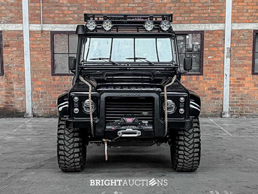 Land Rover Defender 2.5 TD5 110 SW G4 122pk 2004 (Origineel-NL), 69-NV-ZH (James Bond)
