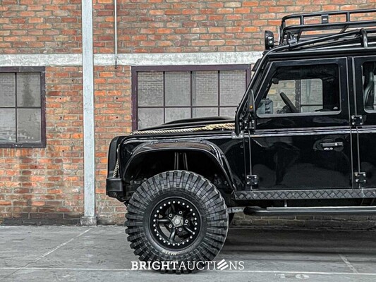 Land Rover Defender 2.5 TD5 110 SW G4 122pk 2004 (Origineel-NL), 69-NV-ZH (James Bond)
