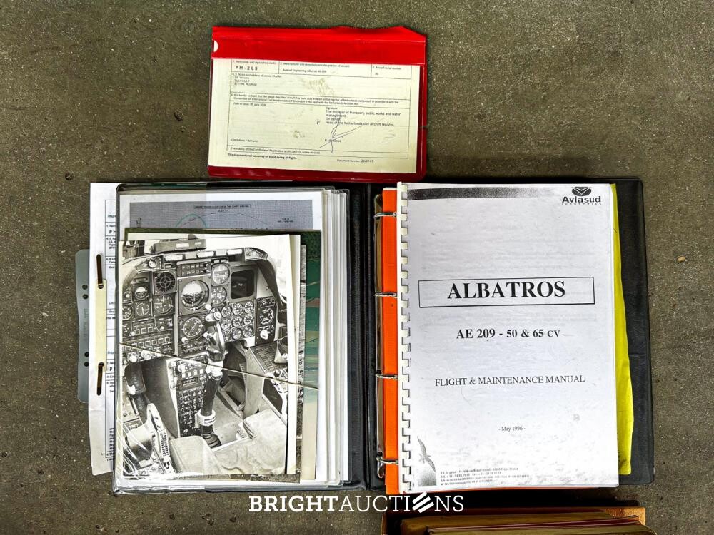 Albatros AE 209 ultra light Propellor Vliegtuig met Rotax 582 bombardier v.v maatwerk trailer
