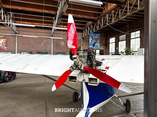 Albatros AE 209 ultra light Propellor Vliegtuig met Rotax 582 bombardier v.v maatwerk trailer
