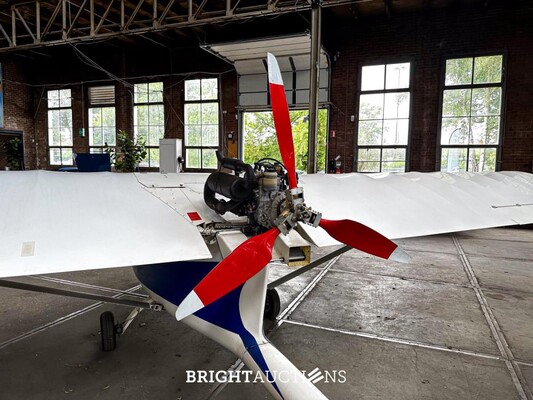 Albatros AE 209 ultra light Propellor Vliegtuig met Rotax 582 bombardier v.v maatwerk trailer
