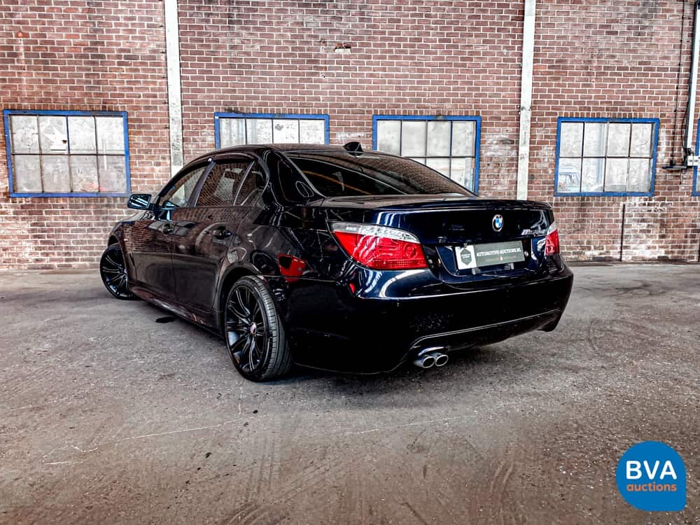 BMW 530i High Executive E60 231pk 5-Serie 2005 -YOUNGTIMER-