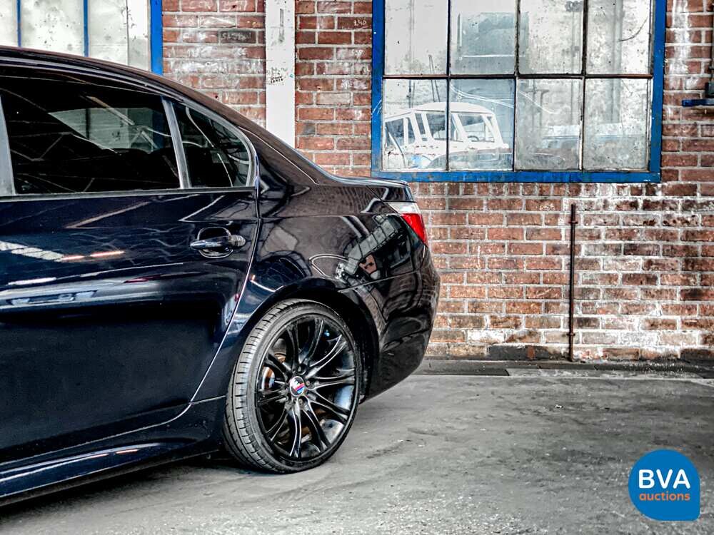BMW 530i High Executive E60 231pk 5-Serie 2005 -YOUNGTIMER-