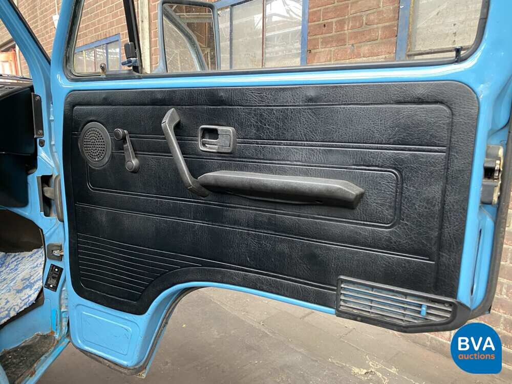 Volkswagen T3 Caravelle 4WD Syncro GL Transporter 75pk 1986
