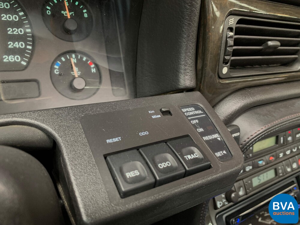 Jaguar XJR 4.0 Supercharged 320pk X300 1995, 46-RF-DD