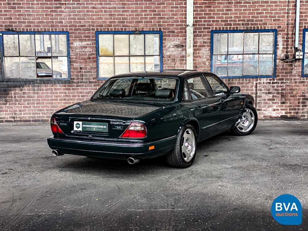 Jaguar XJR 4.0 Supercharged 320pk X300 1995, 46-RF-DD