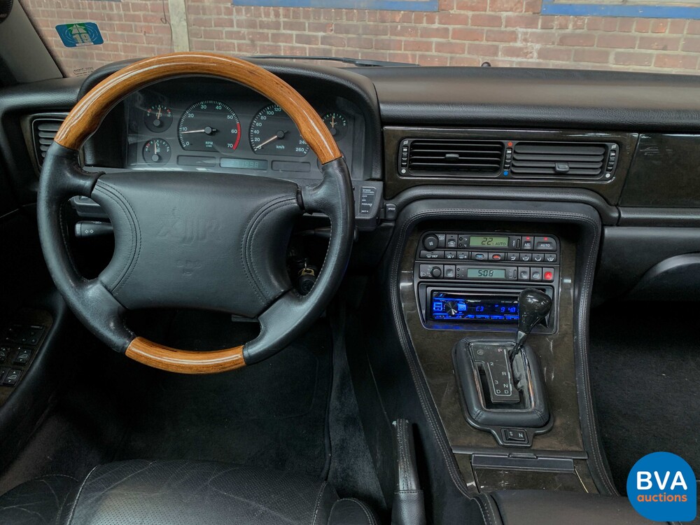 Jaguar XJR 4.0 Supercharged 320pk X300 1995, 46-RF-DD