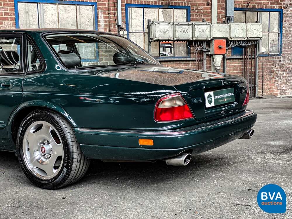 Jaguar XJR 4.0 Supercharged 320pk X300 1995, 46-RF-DD