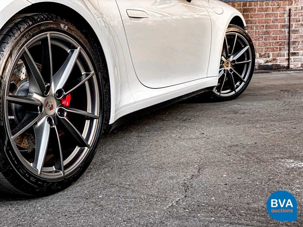 Porsche 911 992 Carrera 4S 3.0 450PS 2021 Garantie NW-Modell.
