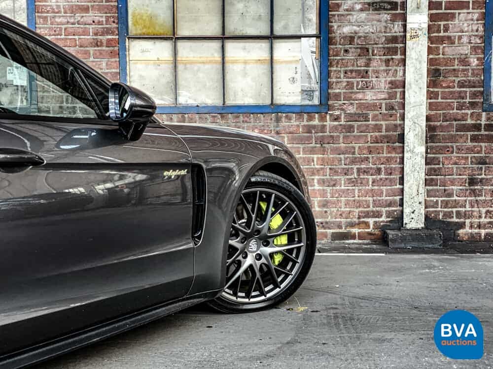 Porsche Panamera Sport Turismo 2.9 4 E-Hybrid 462pk 2018 Sport Chrono Plug-In Hybride, H-318-HT