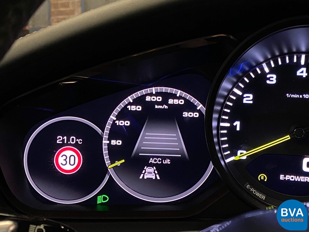 Porsche Panamera Sport Turismo 2.9 4 E-Hybrid 462pk 2018 Sport Chrono Plug-In Hybride, H-318-HT