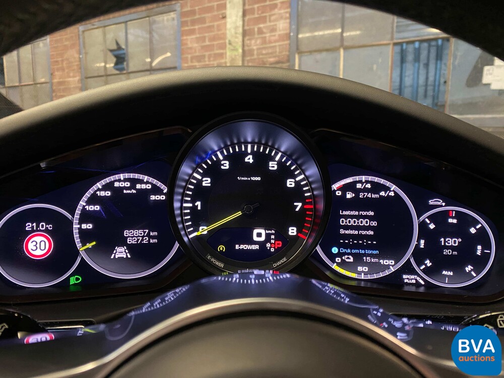 Porsche Panamera Sport Turismo 2.9 4 E-Hybrid 462pk 2018 Sport Chrono Plug-In Hybride, H-318-HT