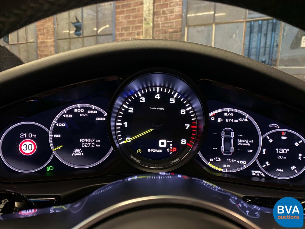 Porsche Panamera Sport Turismo 2.9 4 E-Hybrid 462pk 2018 Sport Chrono Plug-In Hybride, H-318-HT