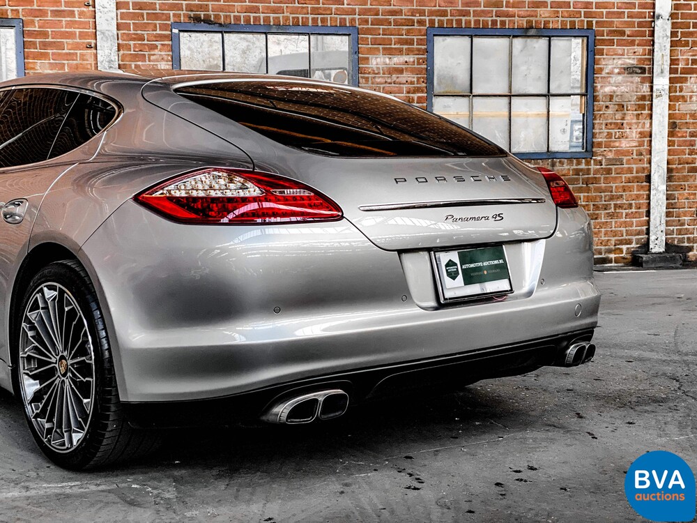 Porsche Panamera 4S 4.8 V8 400pk 2011